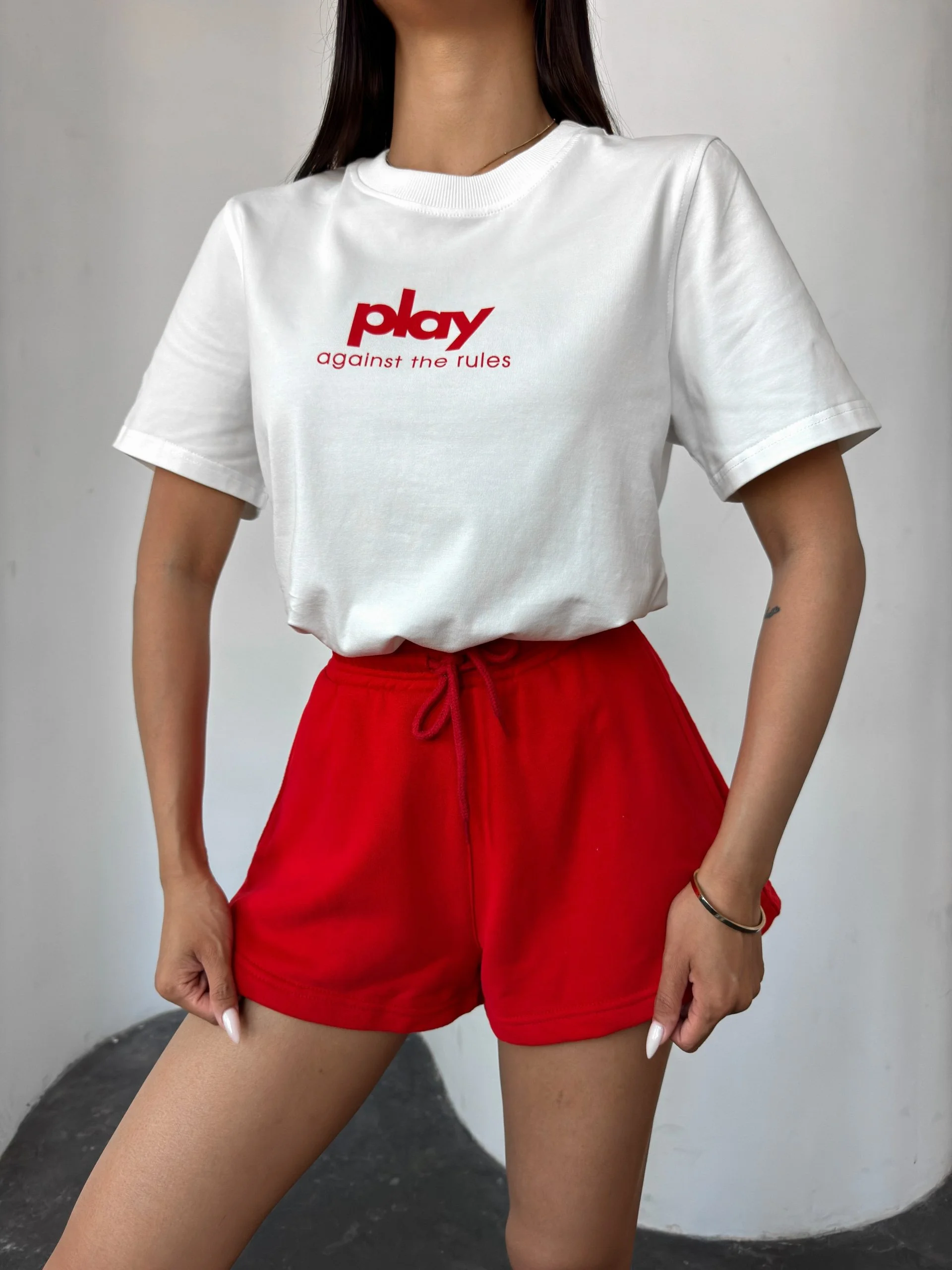 ФУТБОЛКА "PLAY", МОЛОКО, НАПИС ЧЕРВОНИЙ